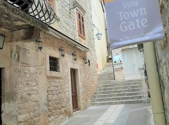 And Town Gate Hvar Апартаменти