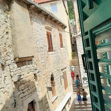 Apartman And Town Gate Hvar