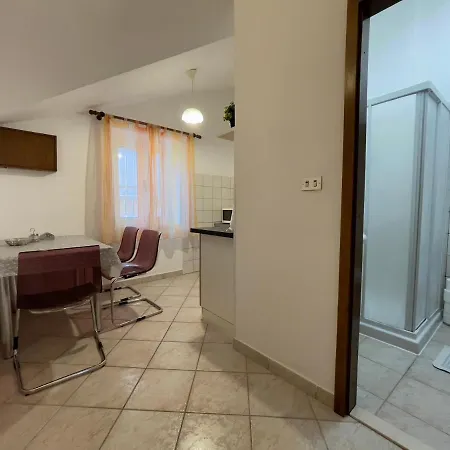 And Town Gate Hvar * هفار