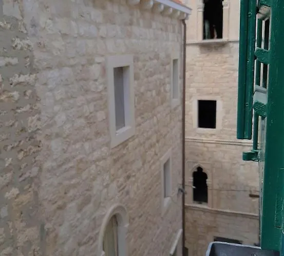 And Town Gate Hvar Apartman *