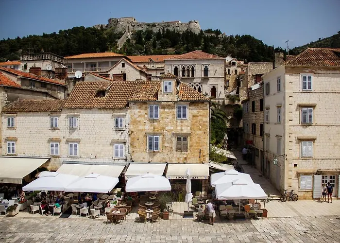 And Town Gate Hvar Apartman *